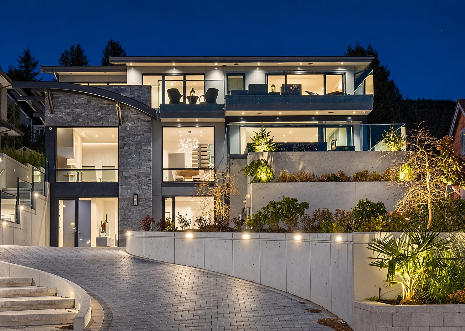 2585 Mathers Avenue